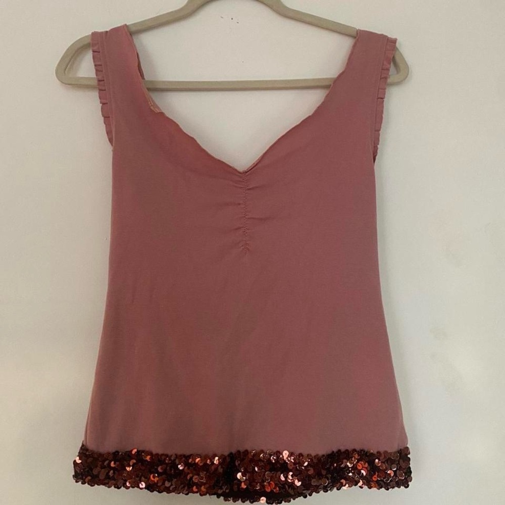 Beautiful pink 90s tank